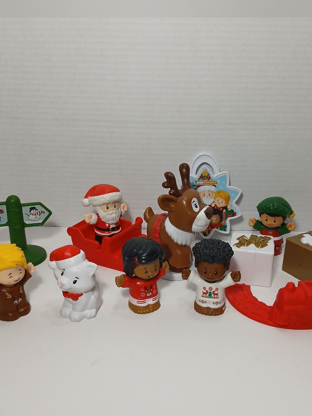 Fisher Price Little People Christ.as Santa Reindeer Elf Presents Pets Lot